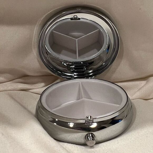 Whimsical Fairy Travel Pill Box 3 Compartment Medicine Pill Case Metal NEW🧚♀️ - Picture 5 of 5